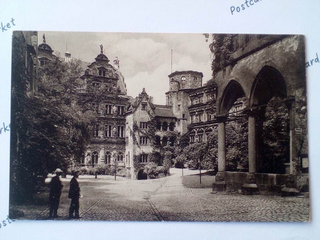 /Germany/DE_place_19xx_Heidelberg. Der Schlosshof.jpg